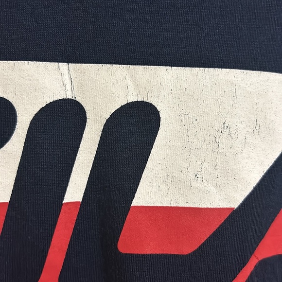 🦋Fila Tee 2/15$ - Picture 3 of 9